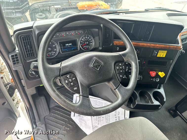 image for item EC3652 2020 International LT625 semi truck