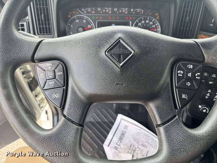 image for item EC3652 2020 International LT625 semi truck