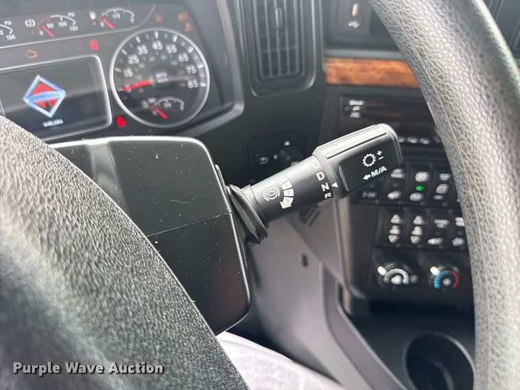 image for item EC3652 2020 International LT625 semi truck