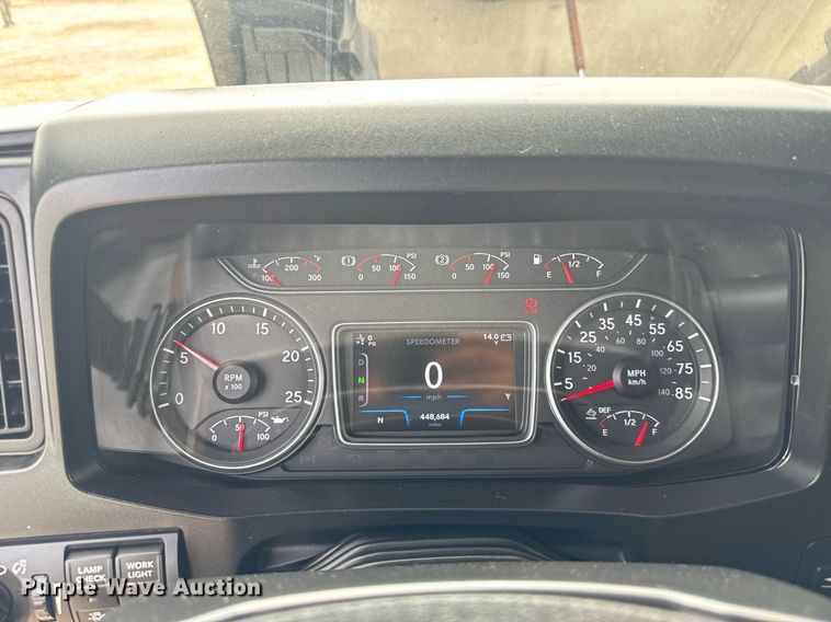 image for item EC3652 2020 International LT625 semi truck