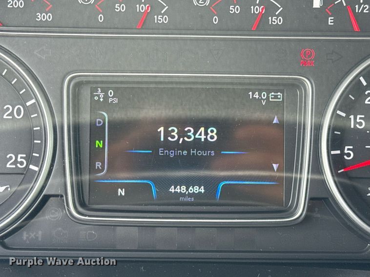 image for item EC3652 2020 International LT625 semi truck