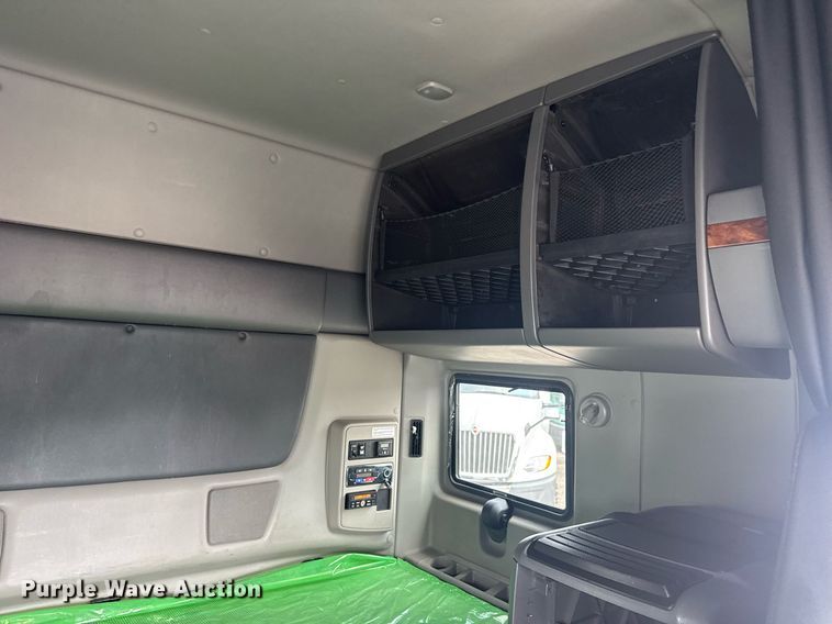 image for item EC3652 2020 International LT625 semi truck