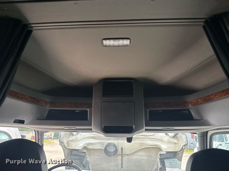 image for item EC3652 2020 International LT625 semi truck