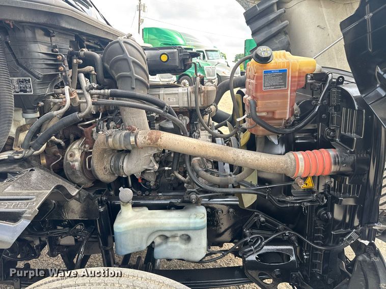 image for item EC3652 2020 International LT625 semi truck