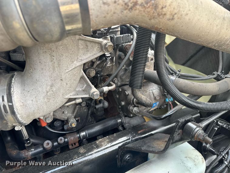 image for item EC3652 2020 International LT625 semi truck