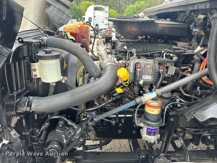 image for item EC3652 2020 International LT625 semi truck