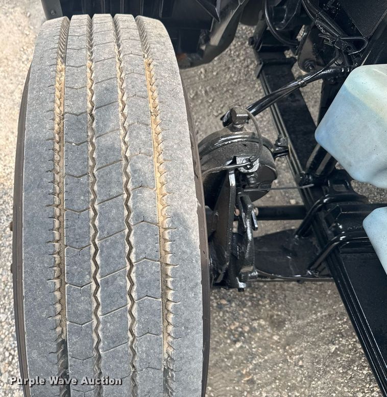 image for item EC3652 2020 International LT625 semi truck