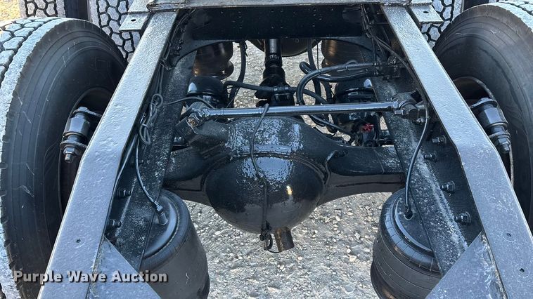 image for item ED2461 2005 Western Star 4900 semi truck