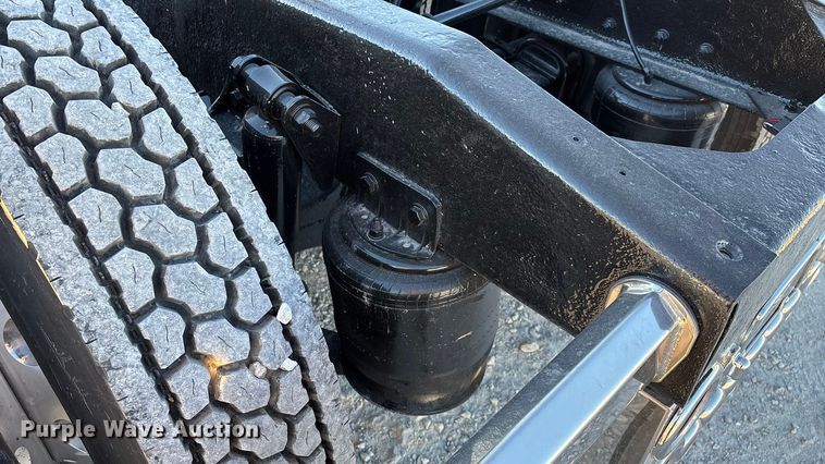 image for item ED2461 2005 Western Star 4900 semi truck