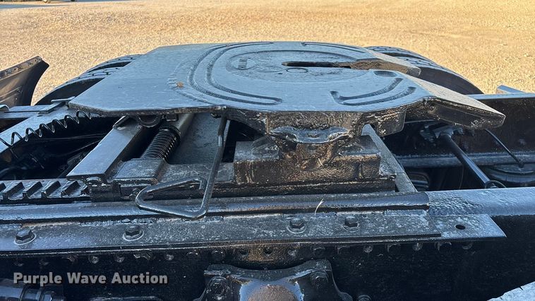 image for item ED2461 2005 Western Star 4900 semi truck