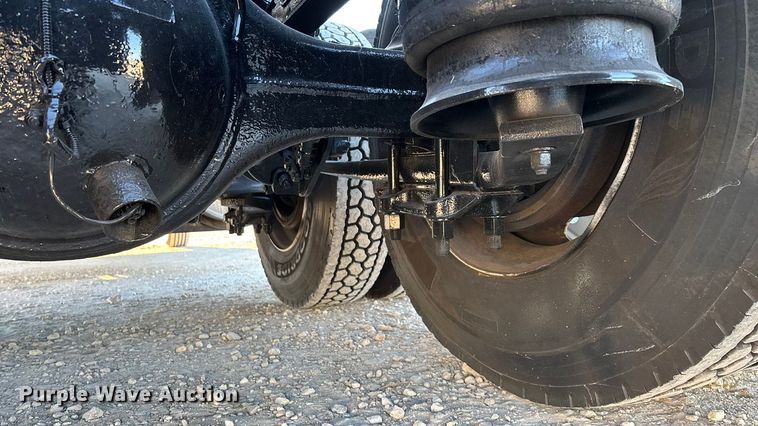 image for item ED2461 2005 Western Star 4900 semi truck