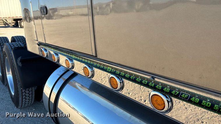 image for item ED2461 2005 Western Star 4900 semi truck