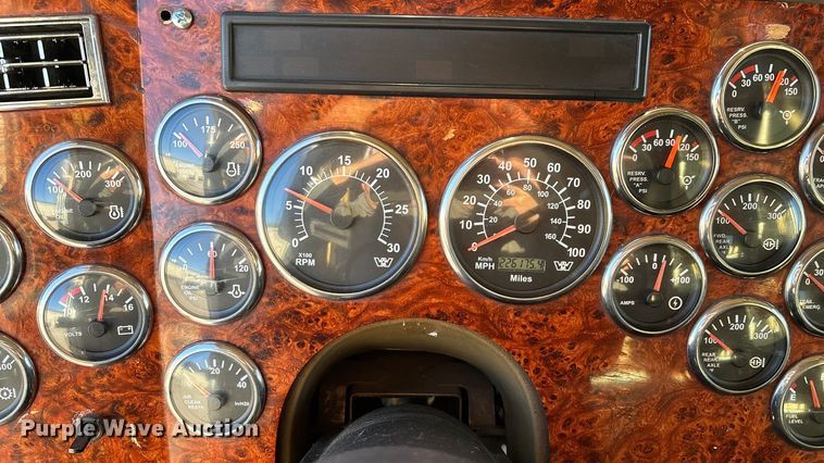 image for item ED2461 2005 Western Star 4900 semi truck