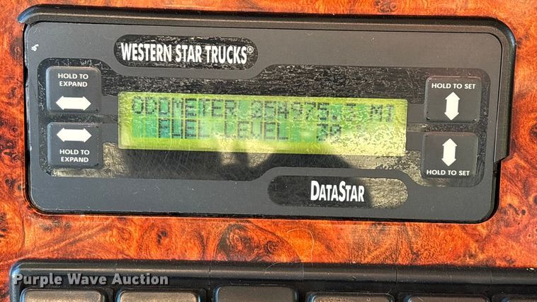 image for item ED2461 2005 Western Star 4900 semi truck