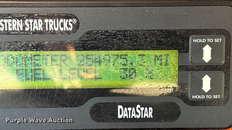 image for item ED2461 2005 Western Star 4900 semi truck