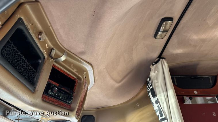 image for item ED2461 2005 Western Star 4900 semi truck