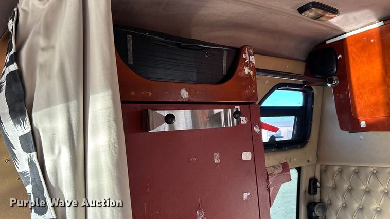 image for item ED2461 2005 Western Star 4900 semi truck