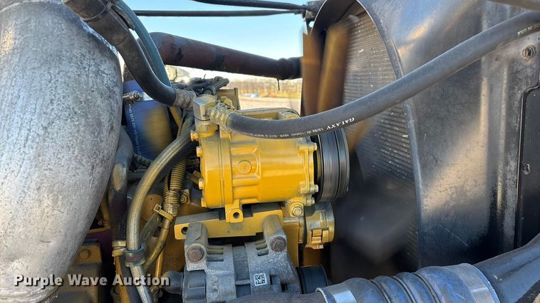 image for item ED2461 2005 Western Star 4900 semi truck