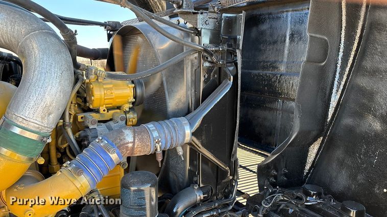 image for item ED2461 2005 Western Star 4900 semi truck