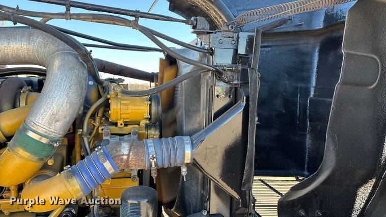 image for item ED2461 2005 Western Star 4900 semi truck