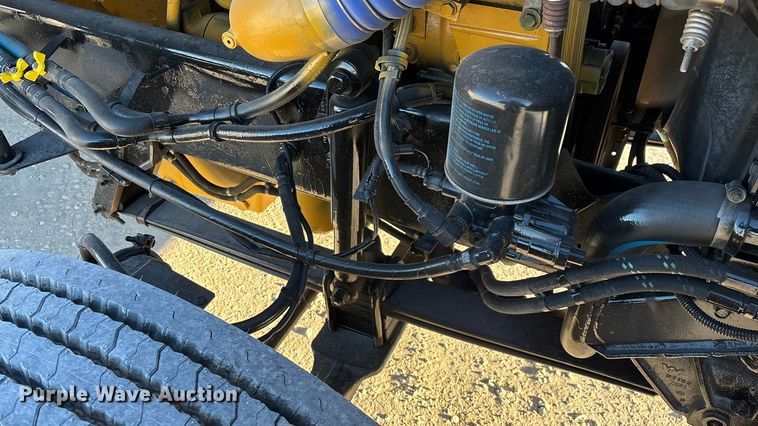 image for item ED2461 2005 Western Star 4900 semi truck