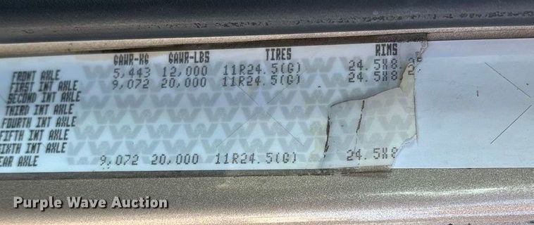 image for item ED2461 2005 Western Star 4900 semi truck