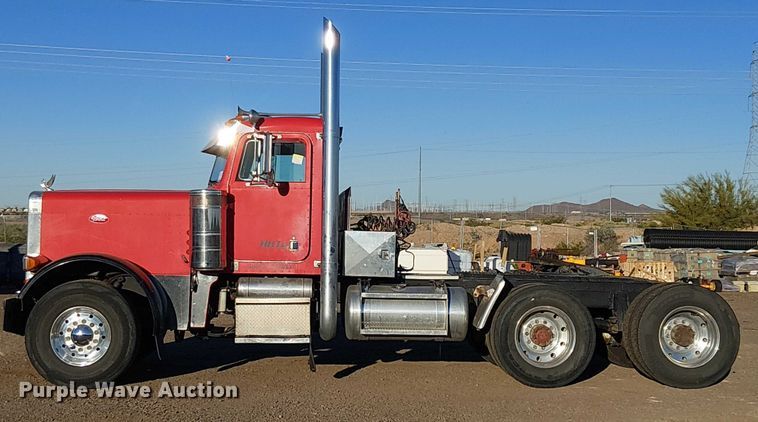 image for item EE5057 1989 Peterbilt 379 semi truck