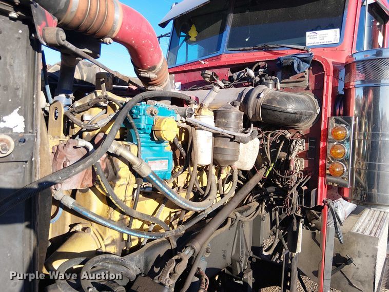 image for item EE5057 1989 Peterbilt 379 semi truck