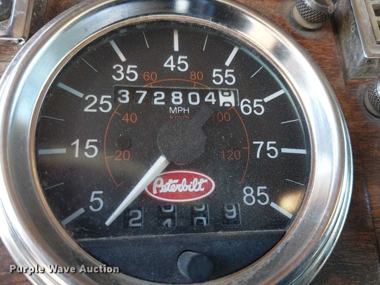 image for item EE5057 1989 Peterbilt 379 semi truck