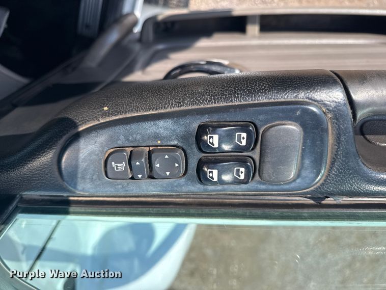 image for item EG1230 2011 Peterbilt  386 semi truck