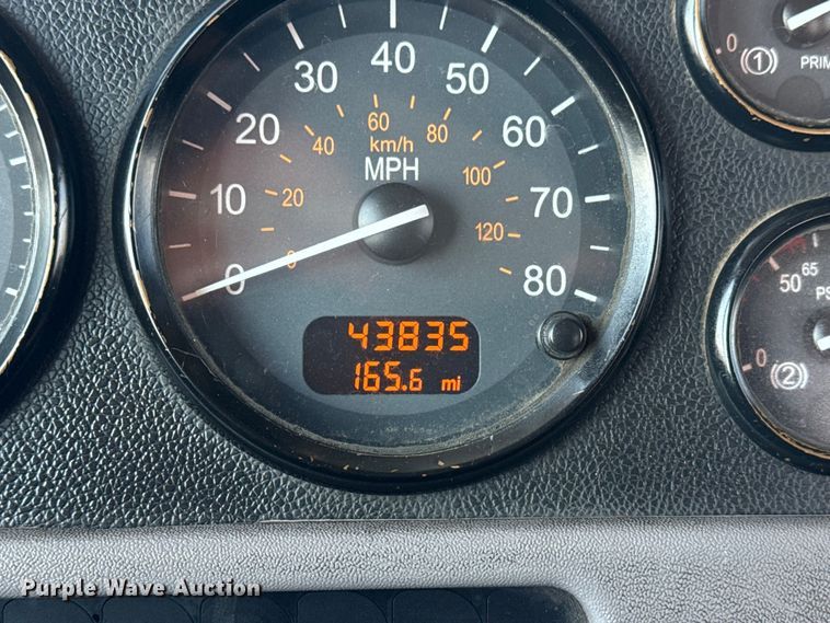 image for item EG1230 2011 Peterbilt  386 semi truck