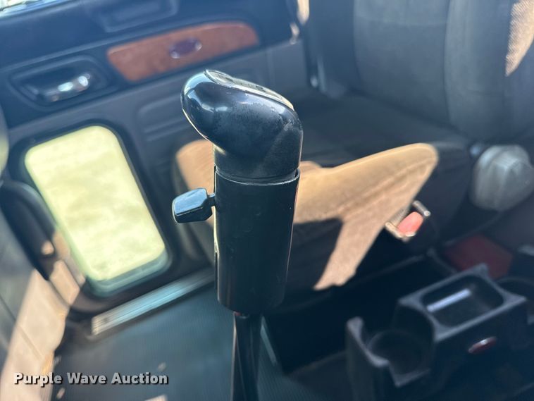 image for item EG1230 2011 Peterbilt  386 semi truck