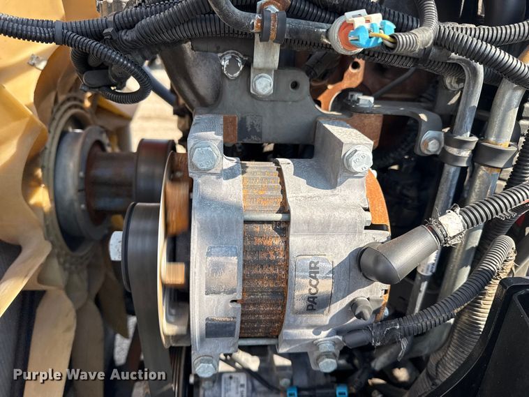 image for item EG1230 2011 Peterbilt  386 semi truck