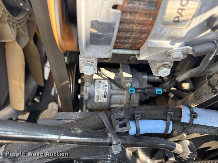 image for item EG1230 2011 Peterbilt  386 semi truck