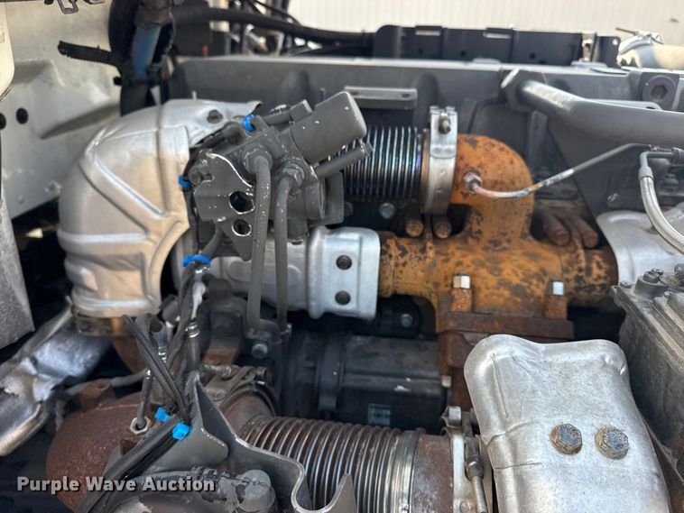 image for item EG1230 2011 Peterbilt  386 semi truck