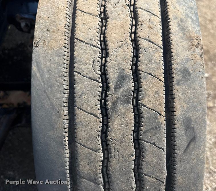 image for item EG1230 2011 Peterbilt  386 semi truck