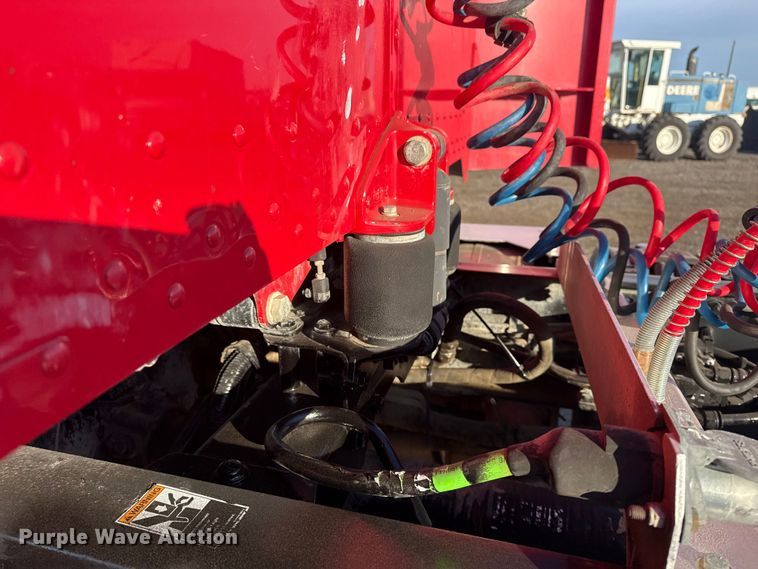 image for item EG1865 2012 Peterbilt 384 semi truck