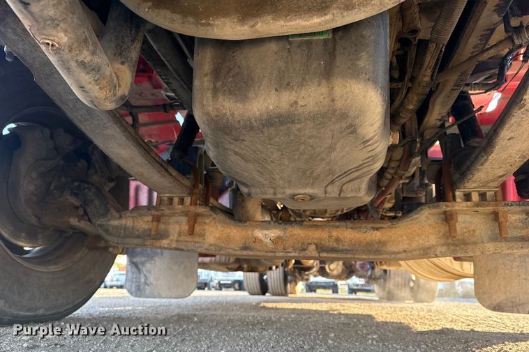 image for item EG1865 2012 Peterbilt 384 semi truck