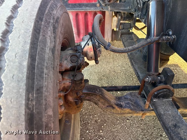 image for item EG1865 2012 Peterbilt 384 semi truck