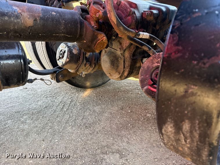 image for item EG1865 2012 Peterbilt 384 semi truck