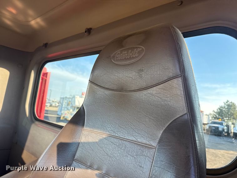 image for item EG1865 2012 Peterbilt 384 semi truck