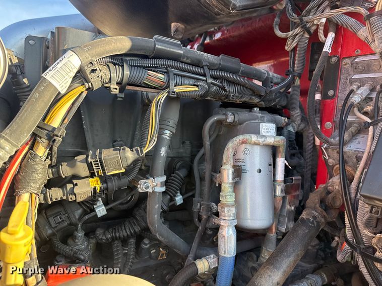 image for item EG1865 2012 Peterbilt 384 semi truck