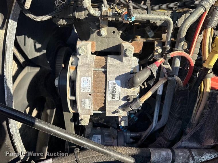 image for item EG1865 2012 Peterbilt 384 semi truck