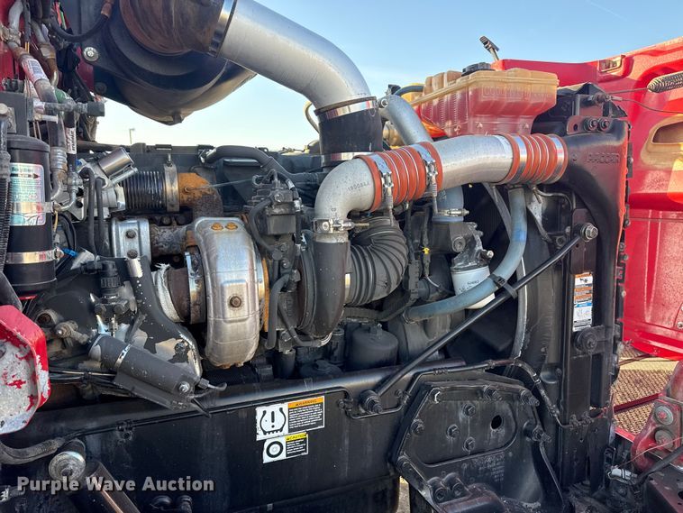 image for item EG1865 2012 Peterbilt 384 semi truck