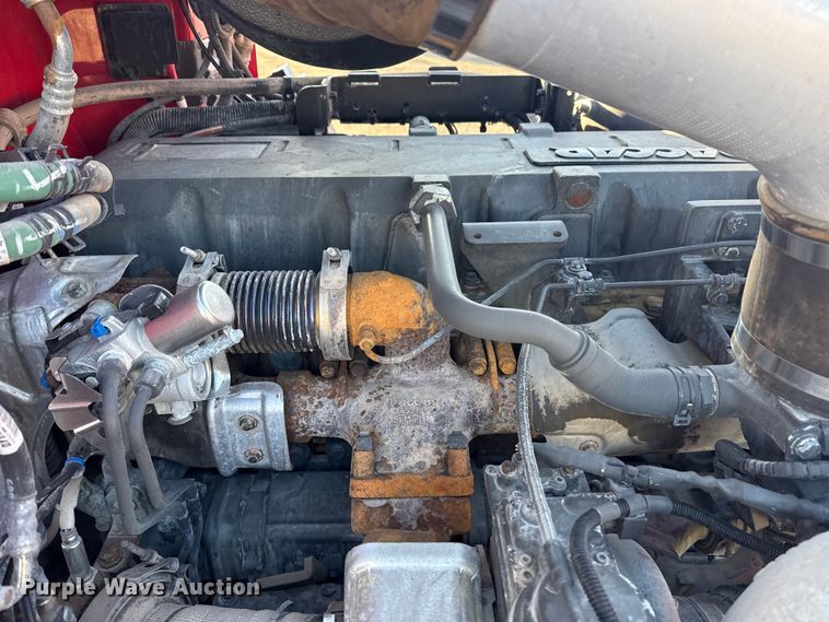 image for item EG1865 2012 Peterbilt 384 semi truck