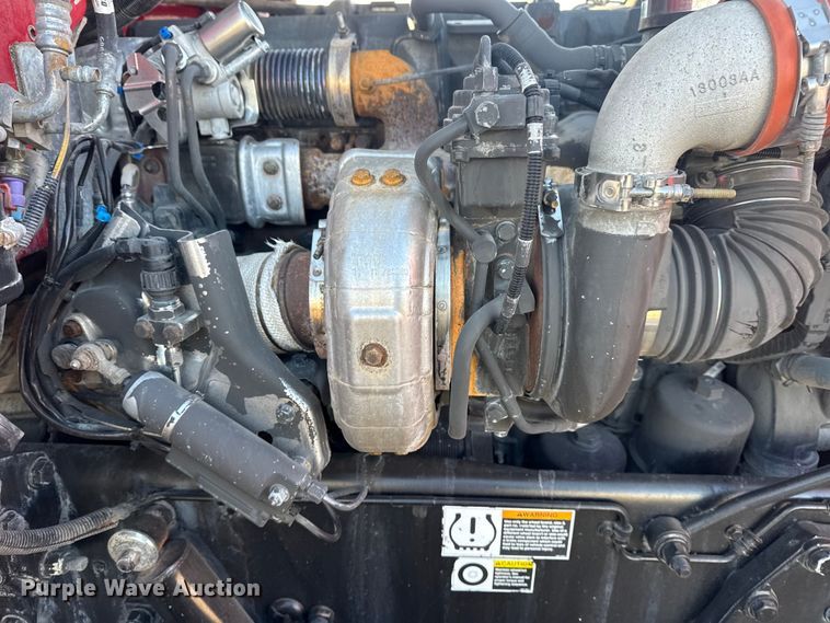 image for item EG1865 2012 Peterbilt 384 semi truck