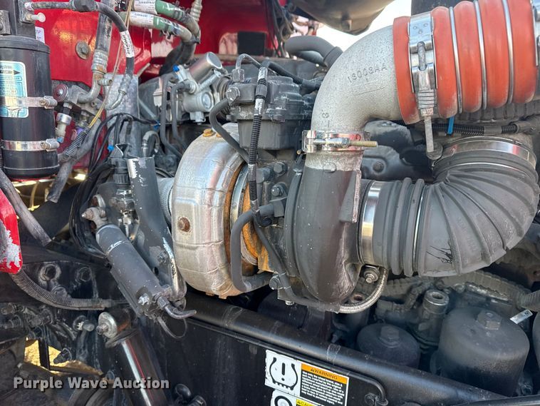 image for item EG1865 2012 Peterbilt 384 semi truck