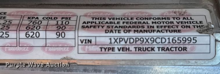 image for item EG1865 2012 Peterbilt 384 semi truck