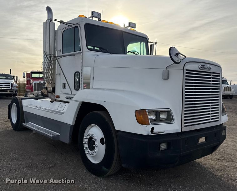 image for item EG1901 1999 Freightliner semi truck