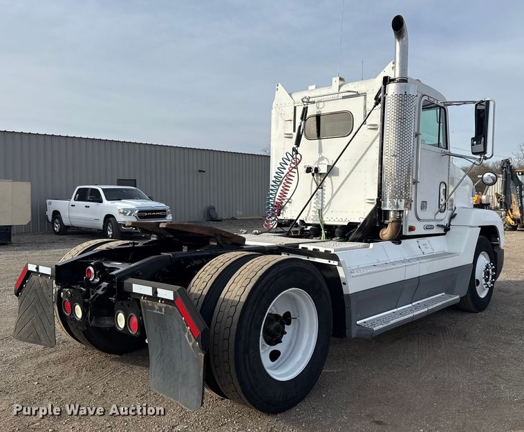 image for item EG1901 1999 Freightliner semi truck